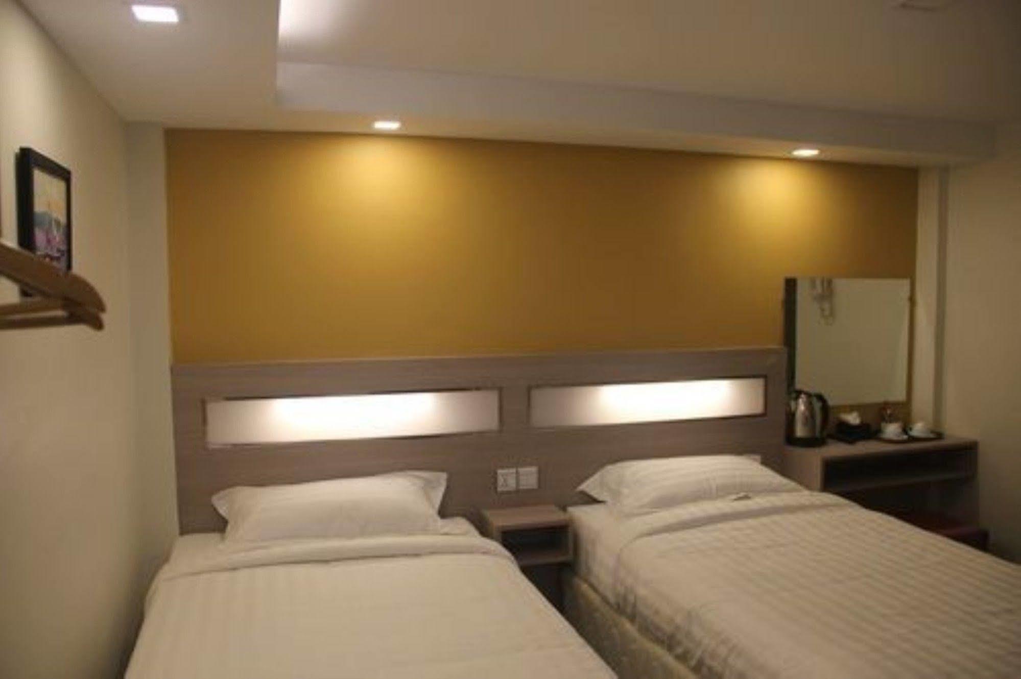 The Vibe Inn Rangun Kültér fotó